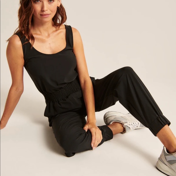 Abercrombie & Fitch Pants - Abercrombie traveller jumpsuit *tall